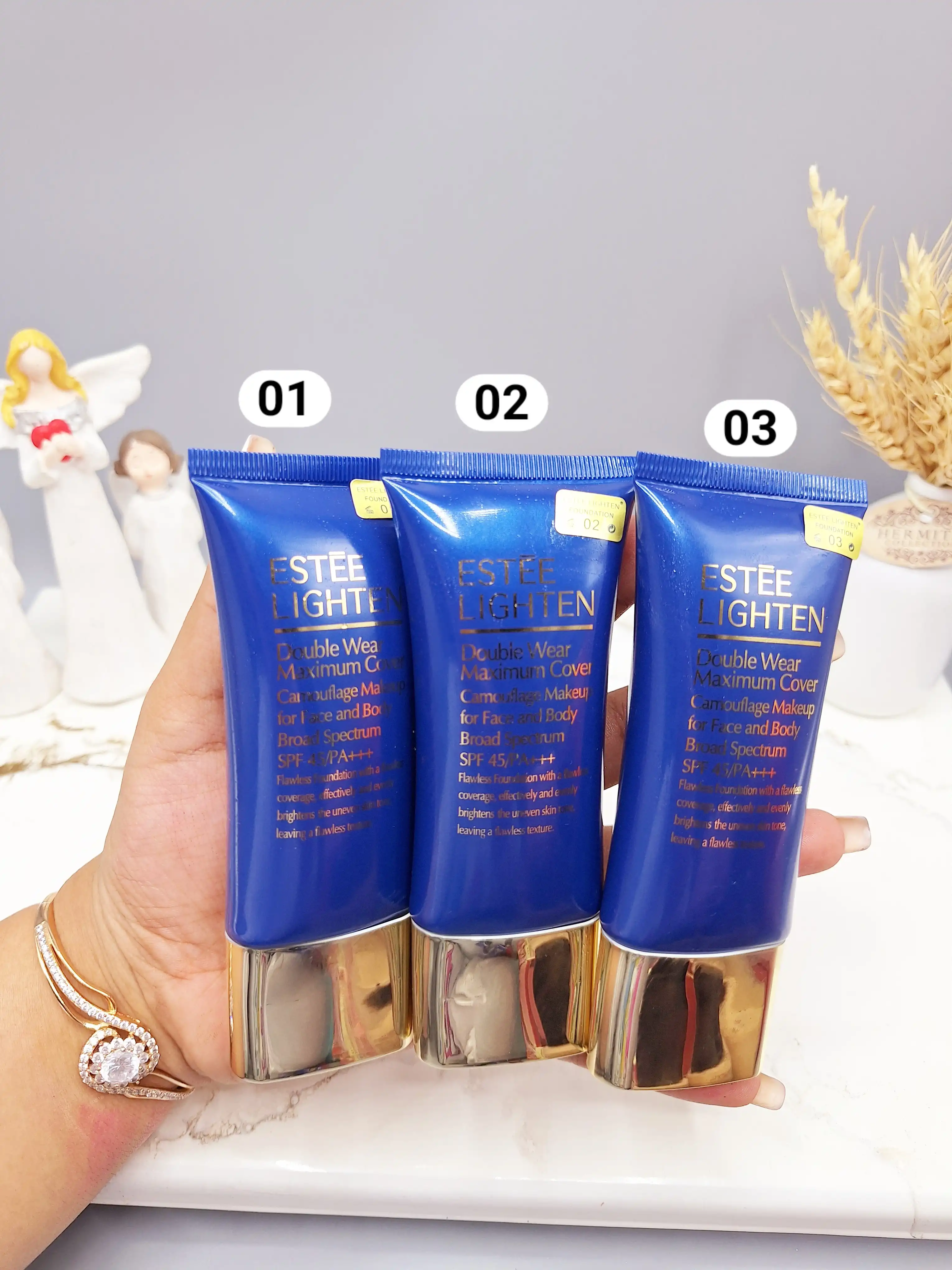 کرم پودر تیوپی استی لایتن ESTEE LIGHTEN بافت سبک دارای spf45 ماندگاری بالا