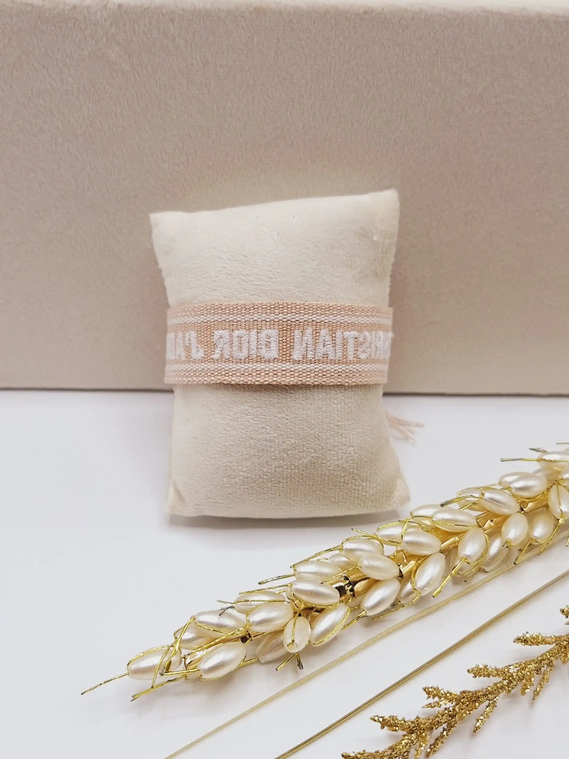 دستبند پارچه ای CHRISTIAN DIOR (رنگ کرم)